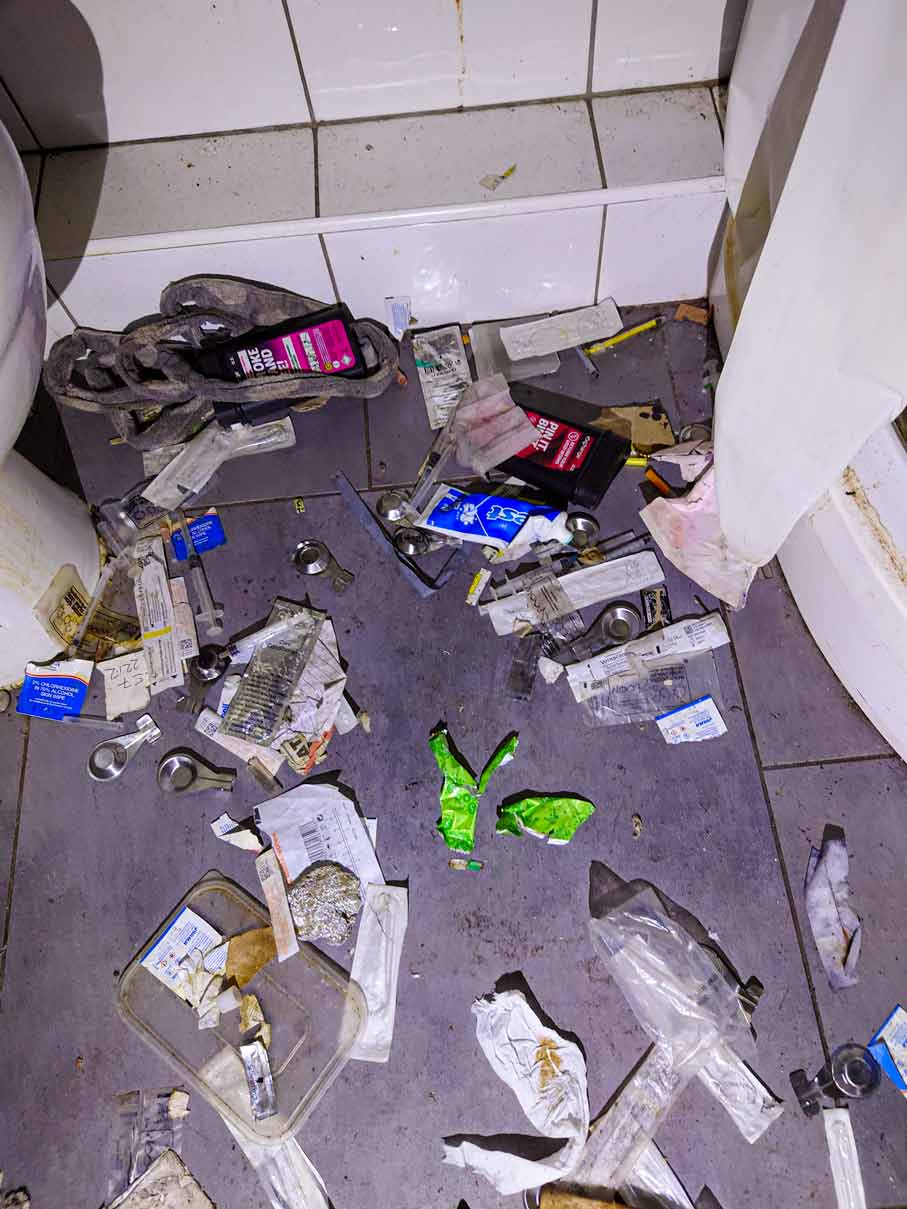  Properties and areas littered with used needles can pose a serious health risk. Working in accordance with government guidelines, our team can safely collect and dispose of sharps and needles, avoiding this risk.  